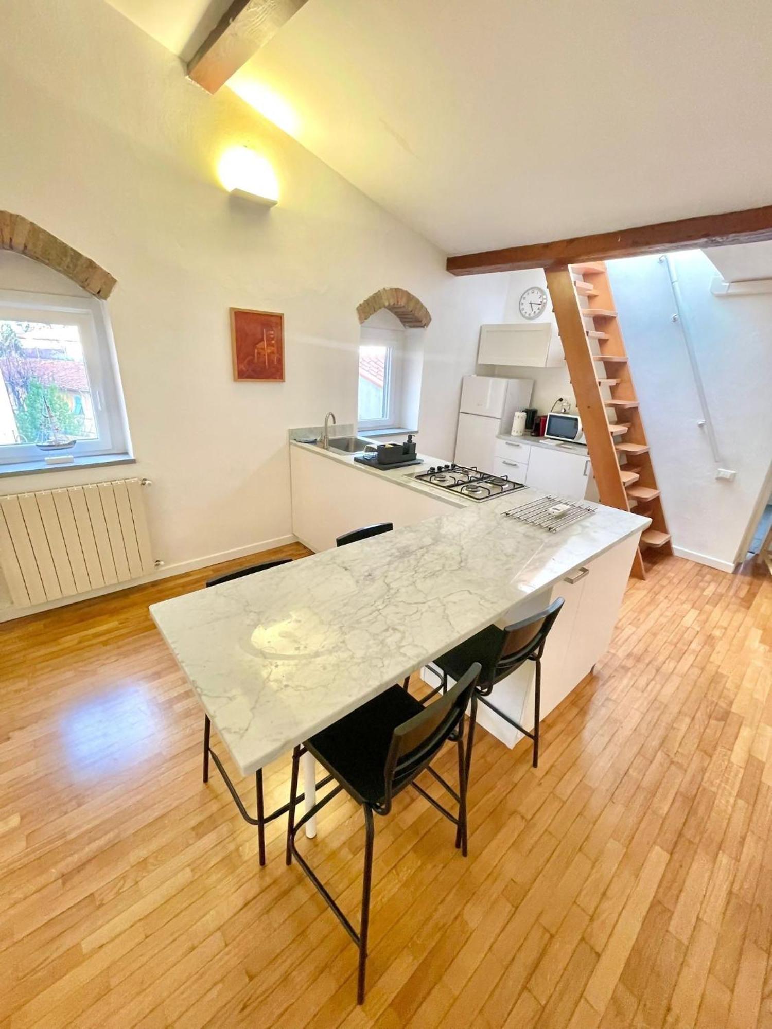 Susannas Lovely New Apartment ลีวอร์โน ภายนอก รูปภาพ